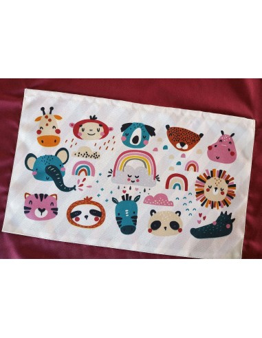 Estola maestra en color berenjena y dibujos de animalitos