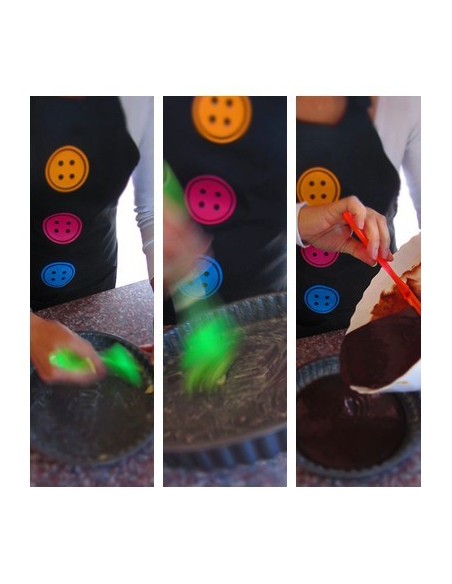 Delantal Negro Impresión Botones - Delantal Original y Elegante